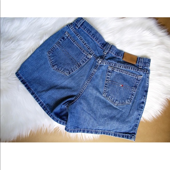 Tommy Hilfiger Jeans Dark Wash Shorts Sz 10 - Picture 2 of 4